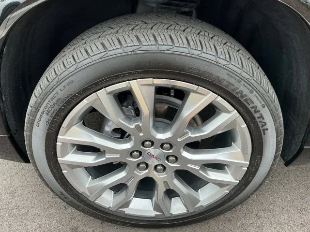 Used 2025 Ebony Twilight Metallic GMC Denali image 15