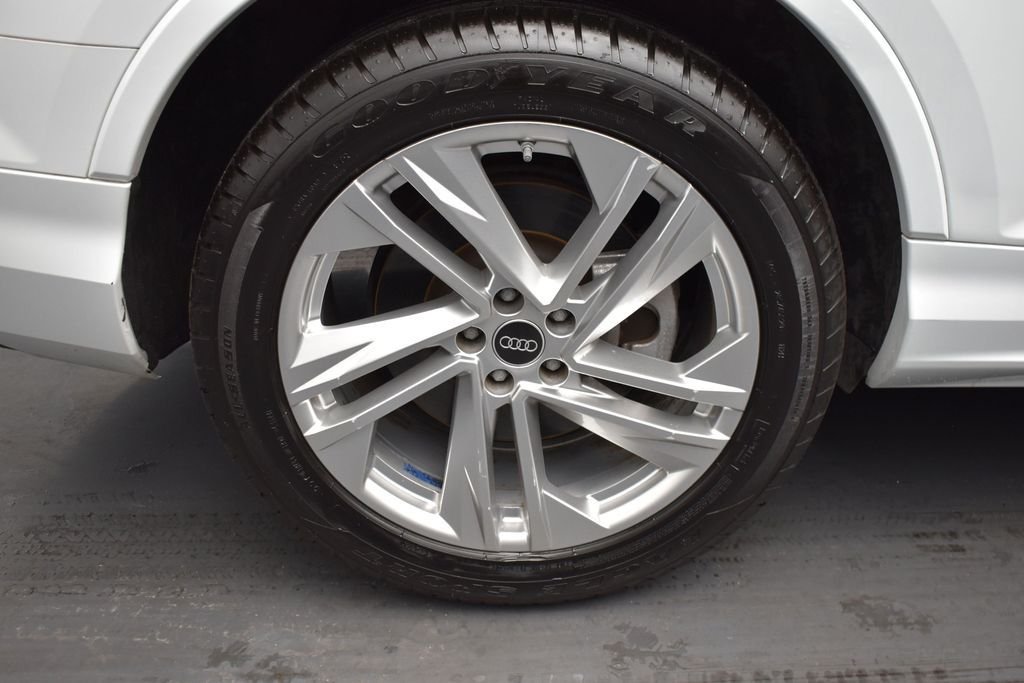 2023 Audi Q7 Premium Plus - Photo 16