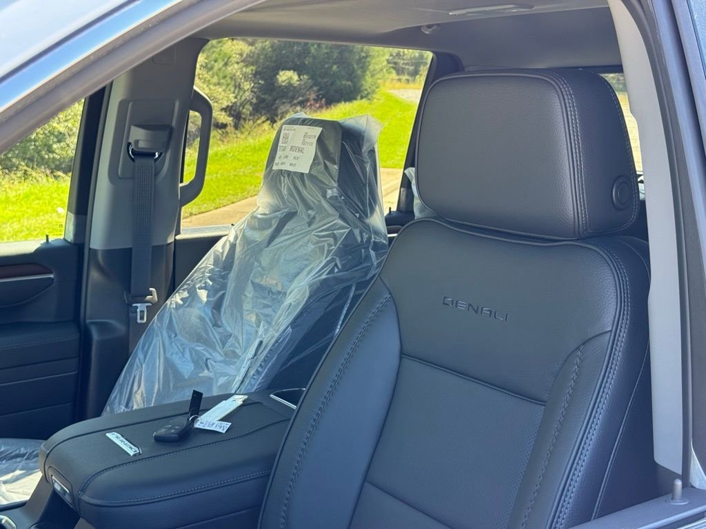 2026 GMC Sierra 3500HD Denali - Photo 30