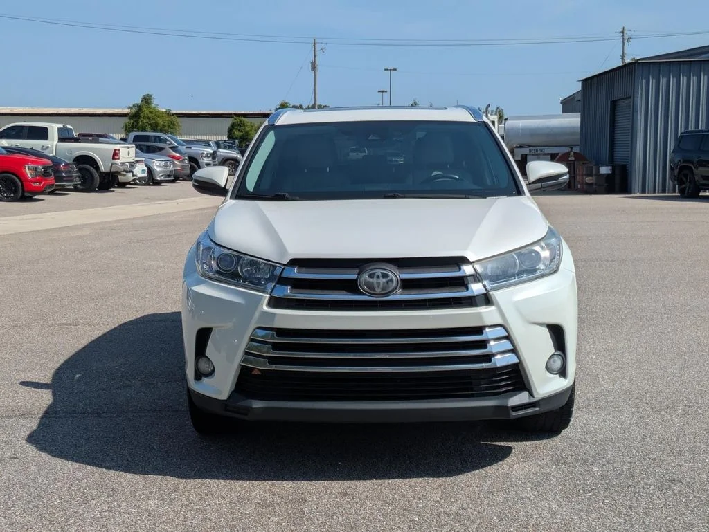 Used 2018 White Toyota Limited image 82