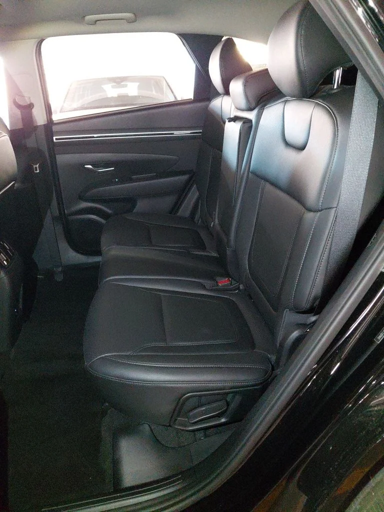 Used 2023 Black Hyundai SEL image 6