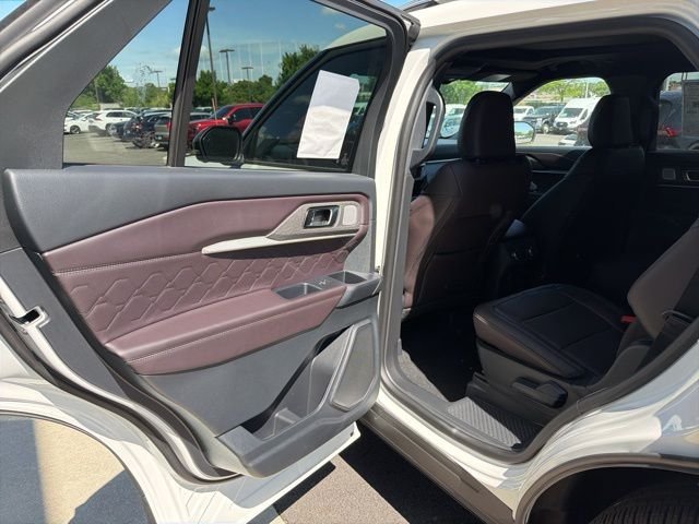 New 2026 Star White Metallic Tri-Coat Ford Platinum™ image 11