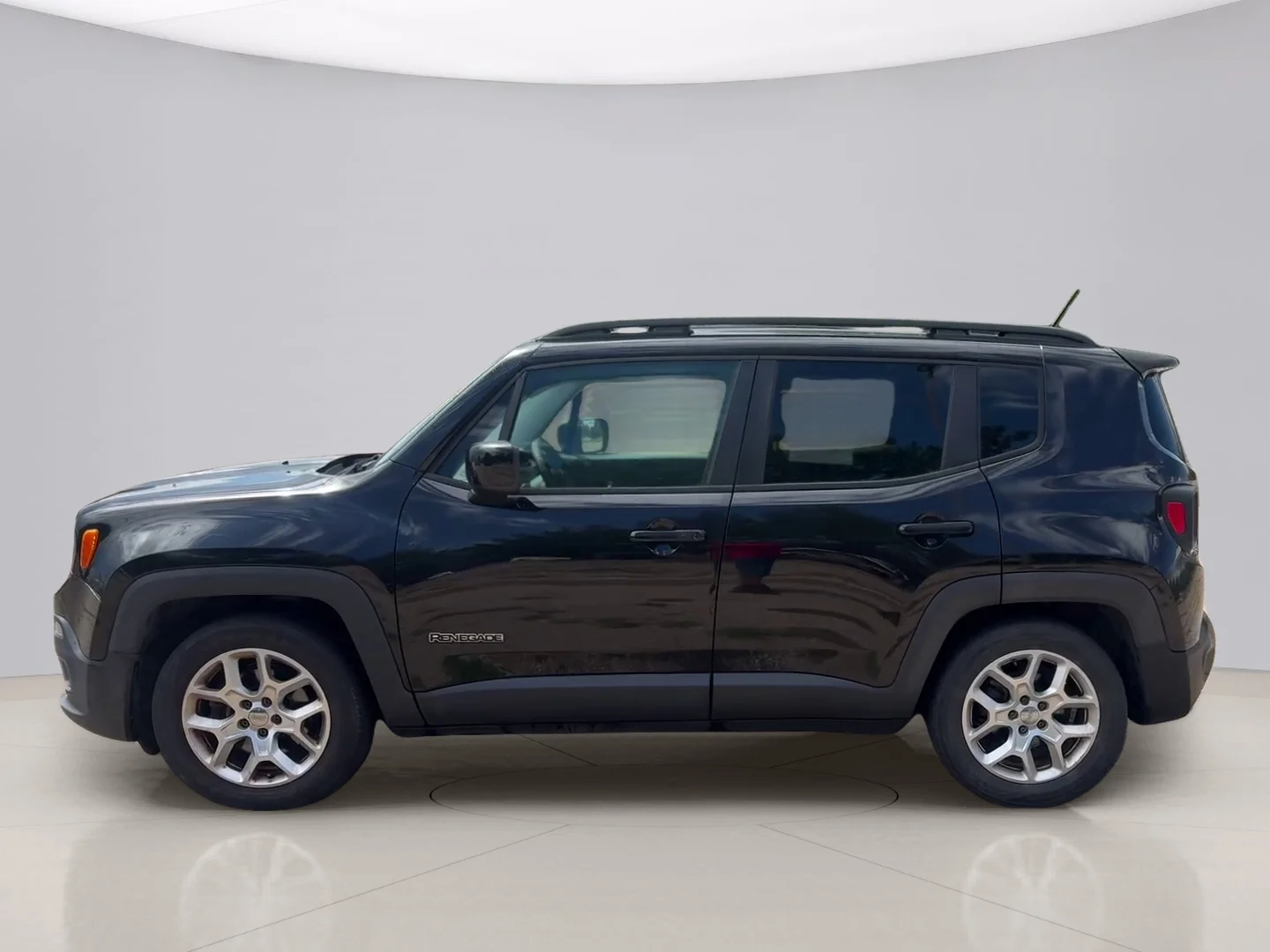 Used 2015 Black Jeep LATITUDE FWD image 2