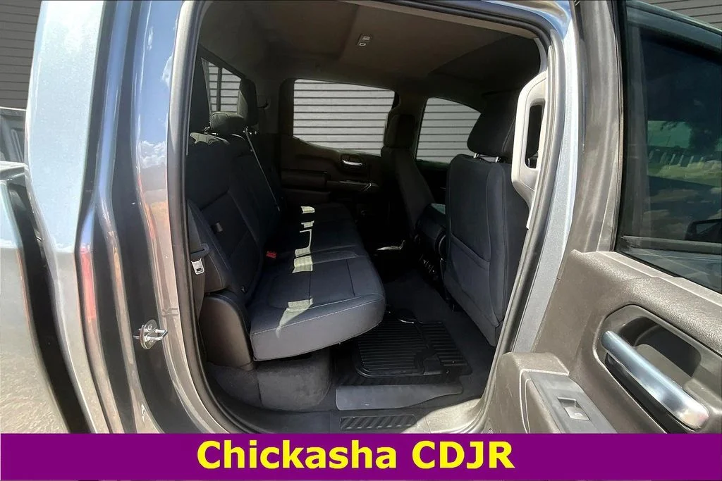 Used 2020 Gray Chevrolet LT image 25