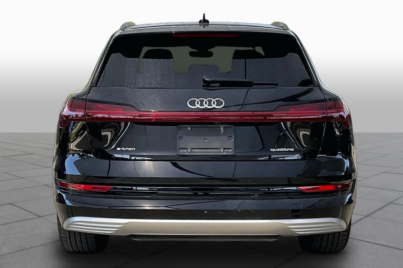 Used 2022 Brilliant Black Audi Premium Plus image 4