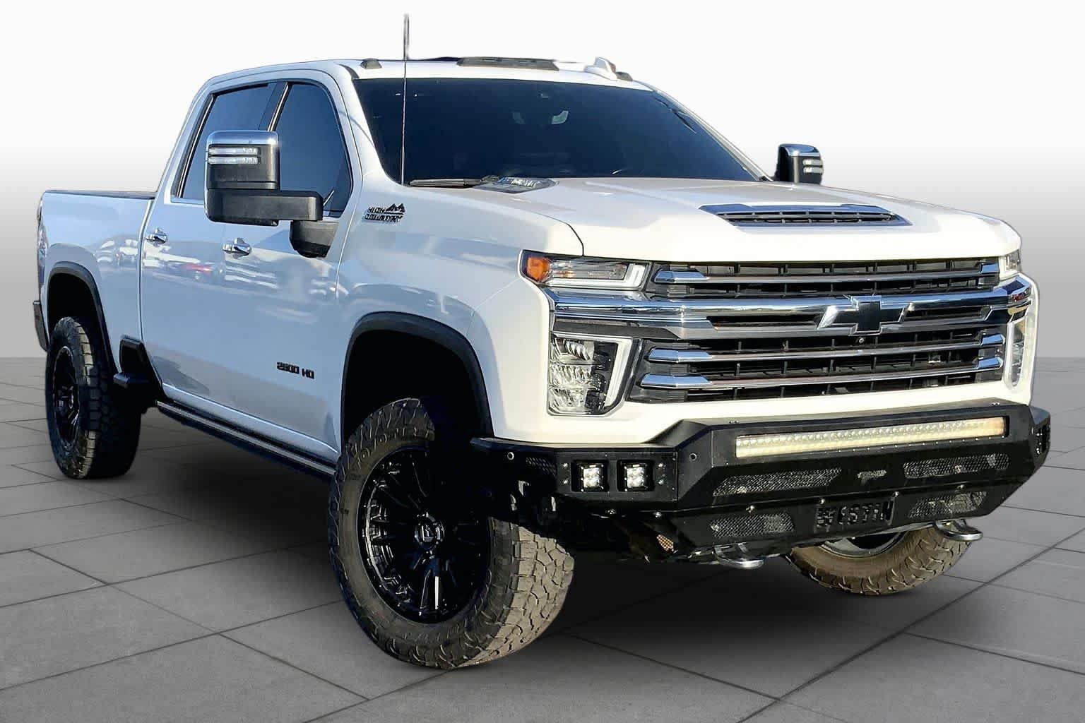 Used 2021 Summit White Chevrolet High Country image 2