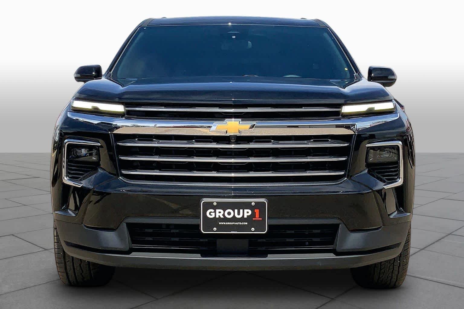 Used 2025 Mosaic Black Metallic Chevrolet FWD LT image 4