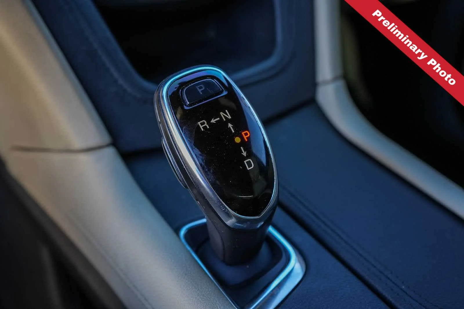 Used 2019 Radiant Silver Metallic Cadillac FWD image 16