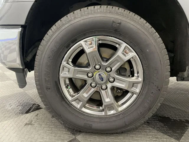 Used 2021 Gray Metallic Ford Lariat image 16