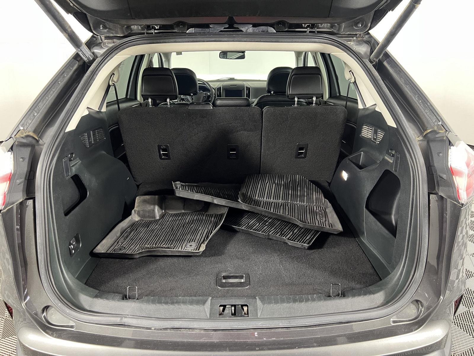 Used 2019 Magnetic Ford SEL image 28