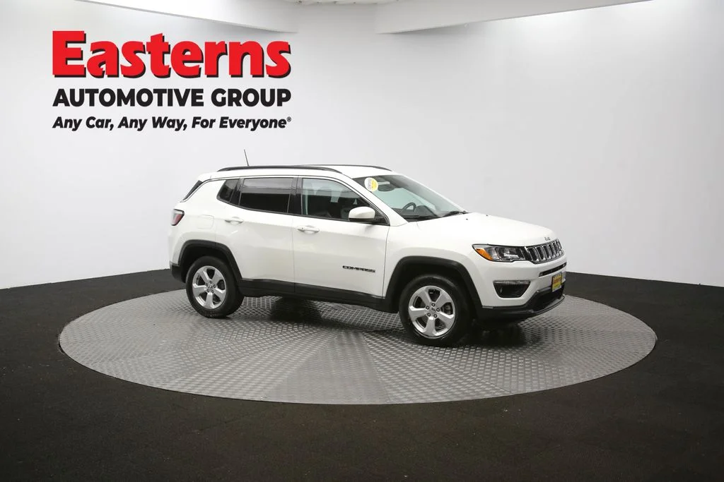 Used 2019 White Jeep Latitude image 47
