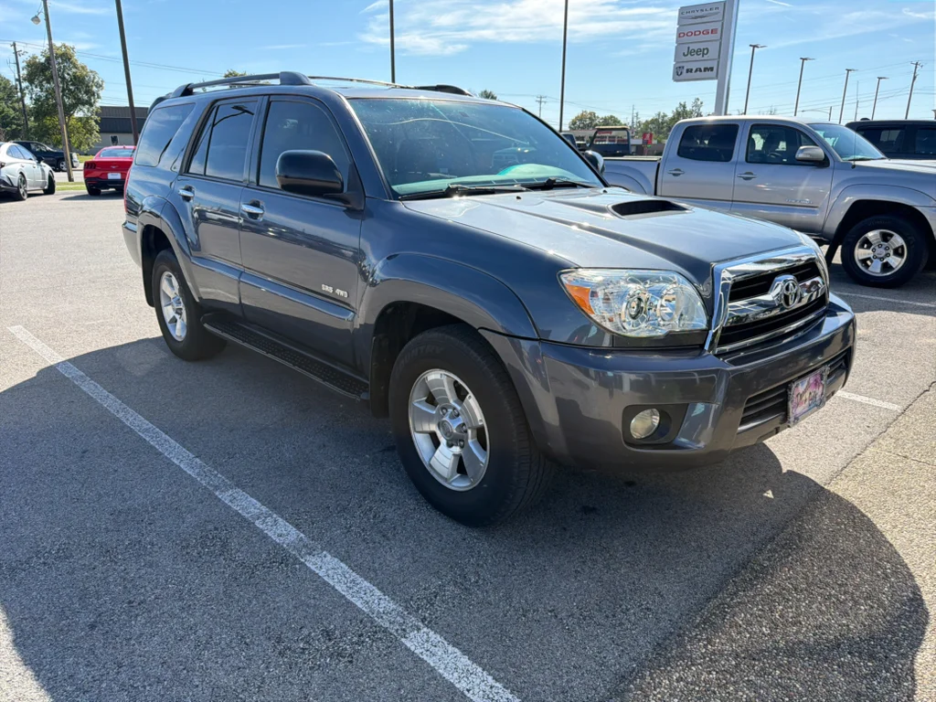 Used 2008 Toyota 4Runner SR5 with VIN JTEBU14R68K033267 for sale in Elizabethtown, KY