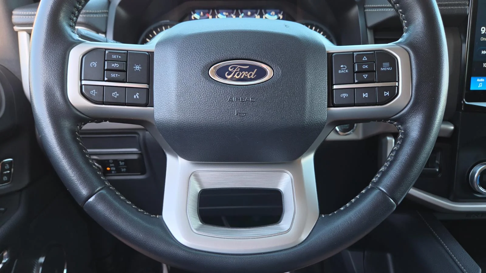Used 2024 Oxford White Ford XLT image 21