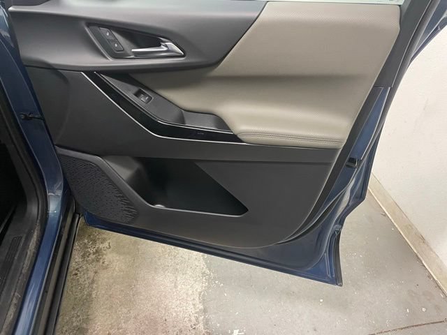 Used 2026 Lakeshore Blue Metallic Chevrolet LT image 27