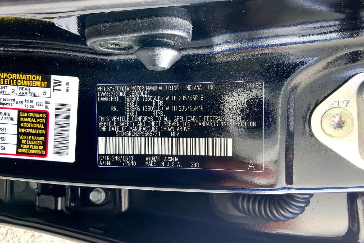 Used 2023 Midnight Black Metallic Toyota Hybrid XLE image 36