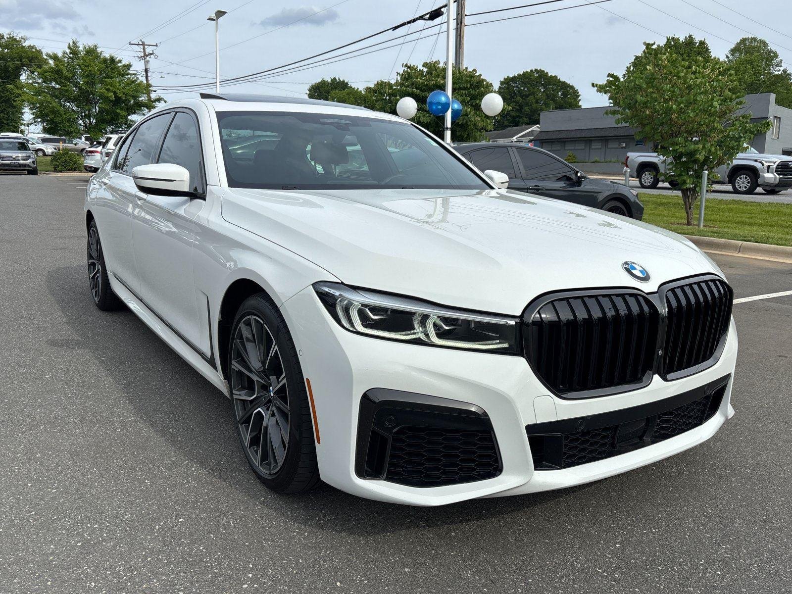 Used 2022 Alpine White BMW 750i xDrive image 7