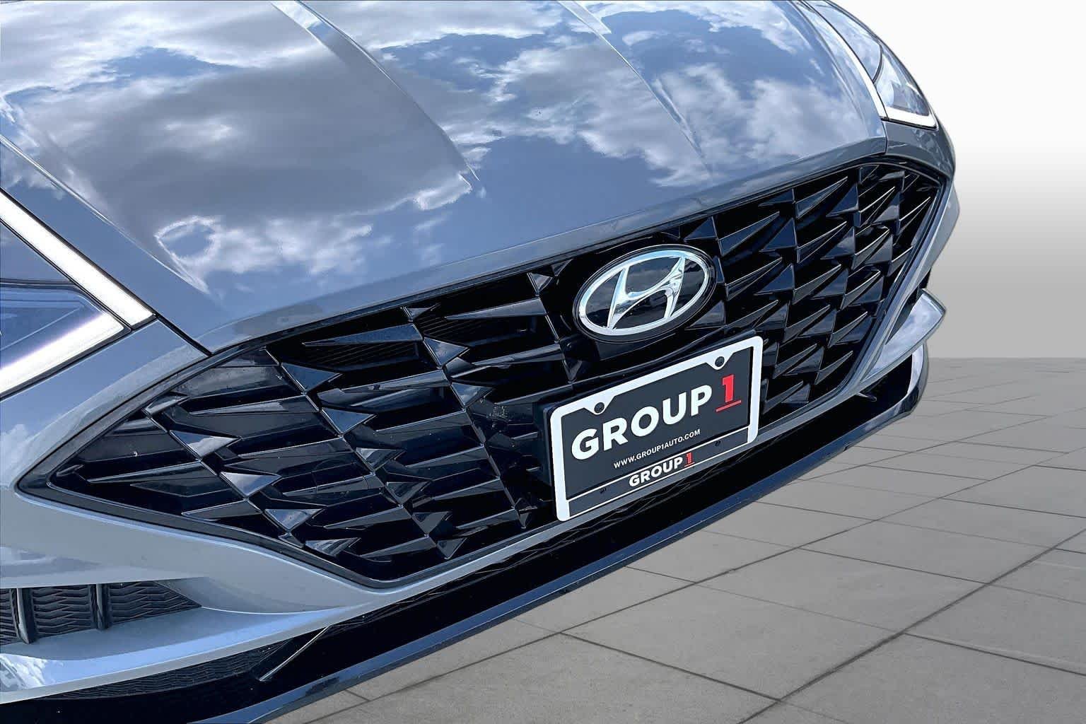 Used 2023 Hampton Gray Hyundai SEL Plus image 29