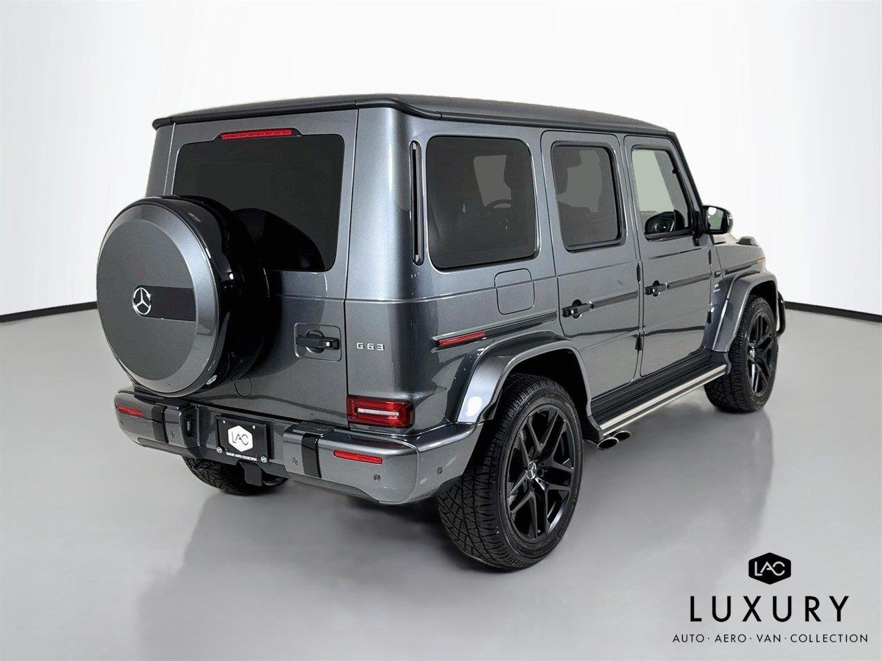 Used 2021 designo Graphite Metallic Mercedes-Benz AMG® G 63 | Carbon Trim | Only 7K Miles image 5