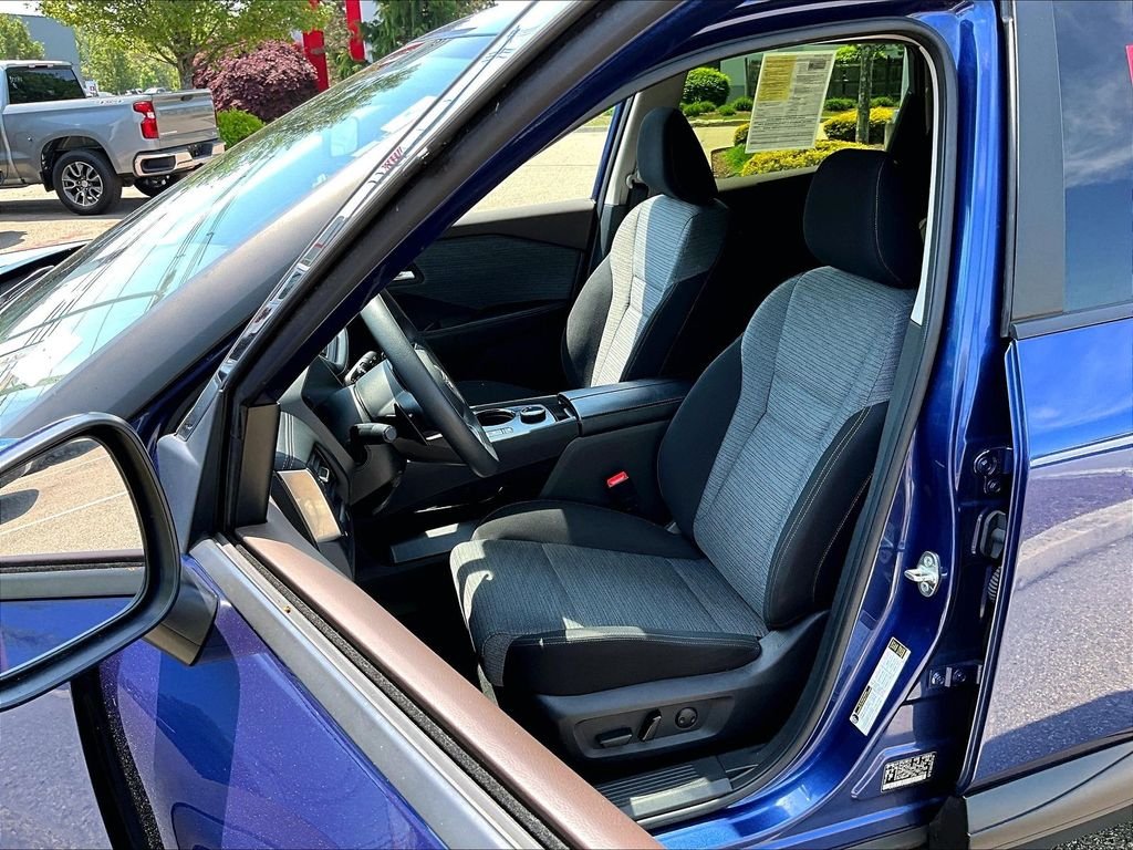 Used 2023 Blue Nissan SV image 10