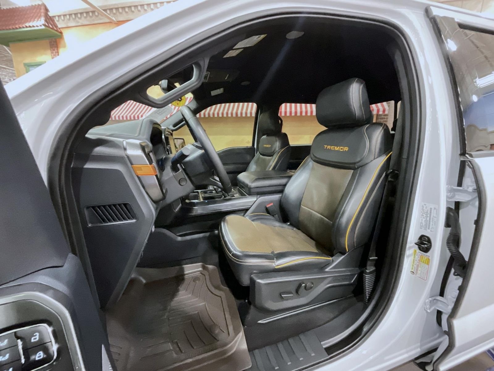 Used 2023 White Ford Tremor image 10