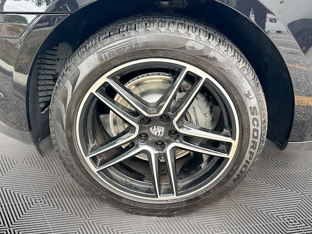 Used 2021  Porsche S image 34