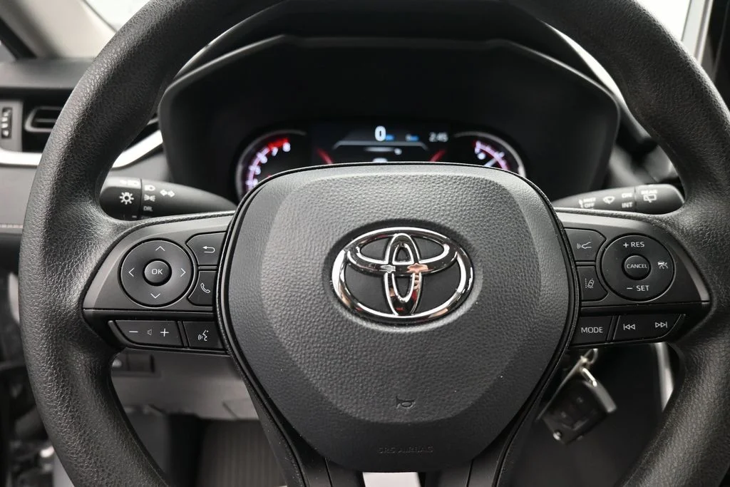 Used 2025 Silver Toyota LE image 20