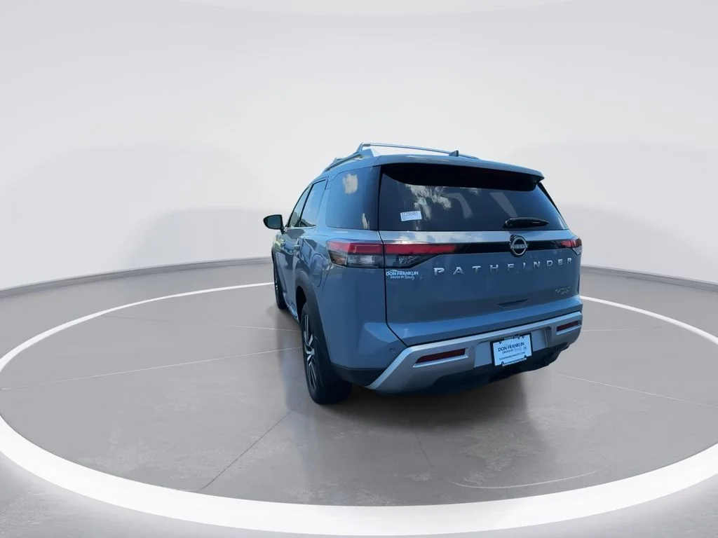 Used 2025 Gray Nissan Platinum image 6