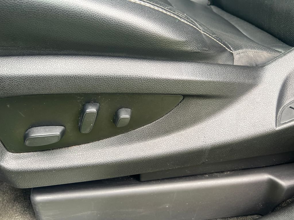 Used 2018 Black GMC SLT image 11