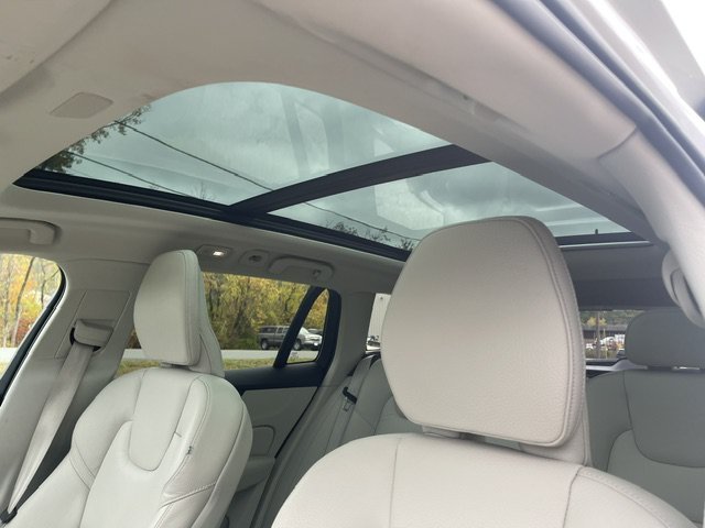 Used 2023 White Volvo Plus image 19