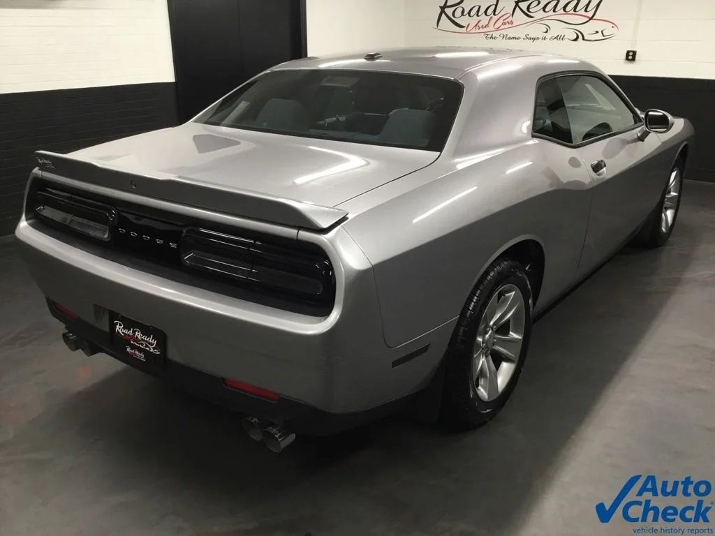 Used 2018 Silver Dodge SXT image 11