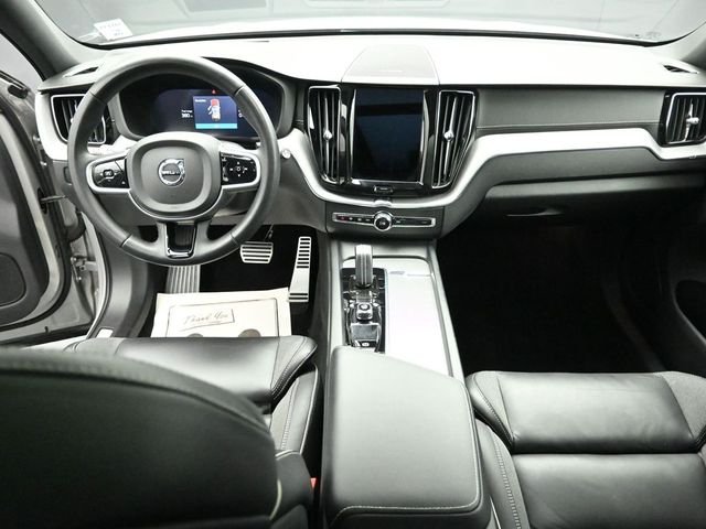 2022 VOLVO XC60 - Image 22