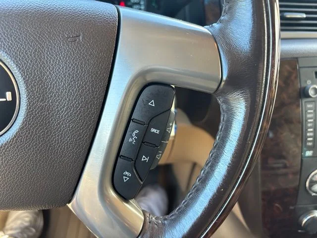 Used 2014 White Diamond Tricoat GMC Denali image 21