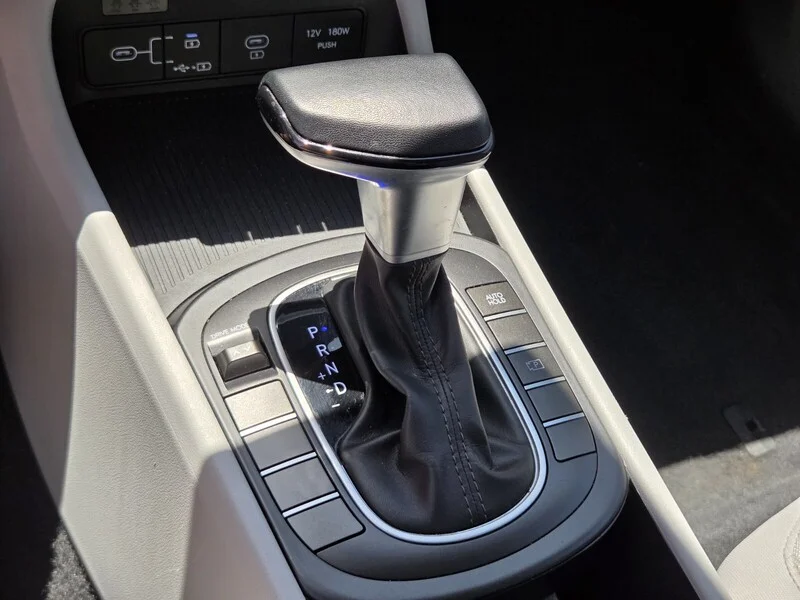 Used 2024 Cyber Gray Metallic HYUNDAI SEL FWD image 19