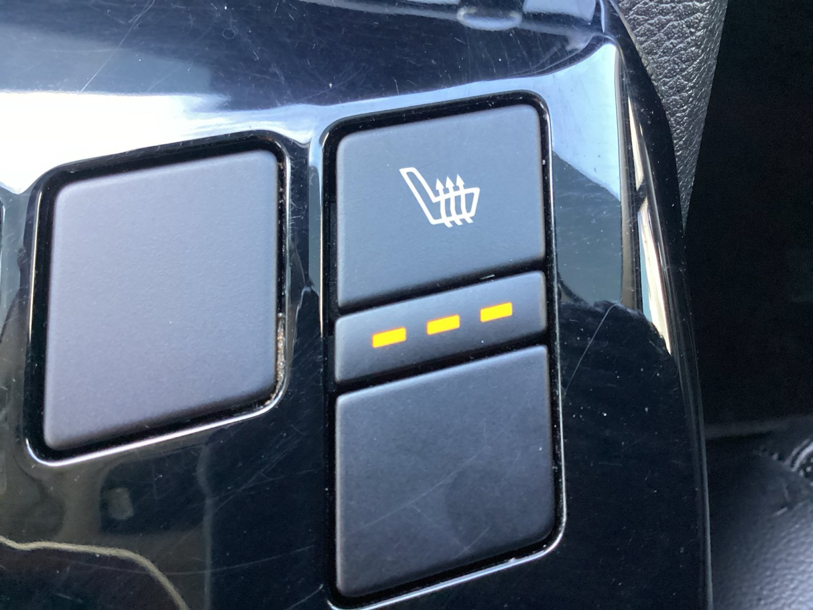 Used 2023 White Kia SX image 31