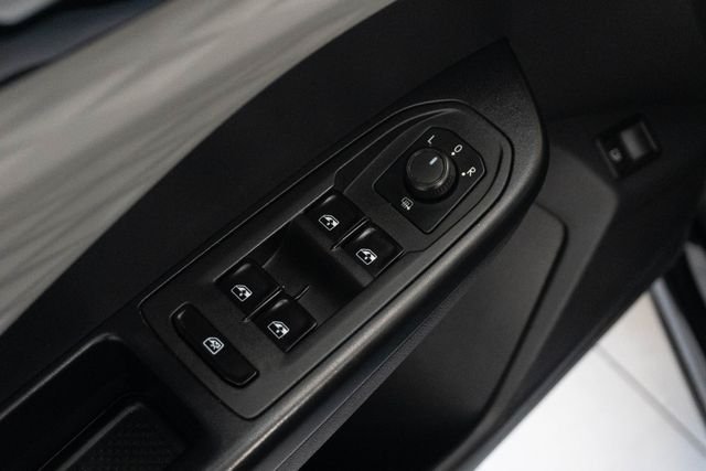 Used 2022 Black Volkswagen 1.5T S image 4