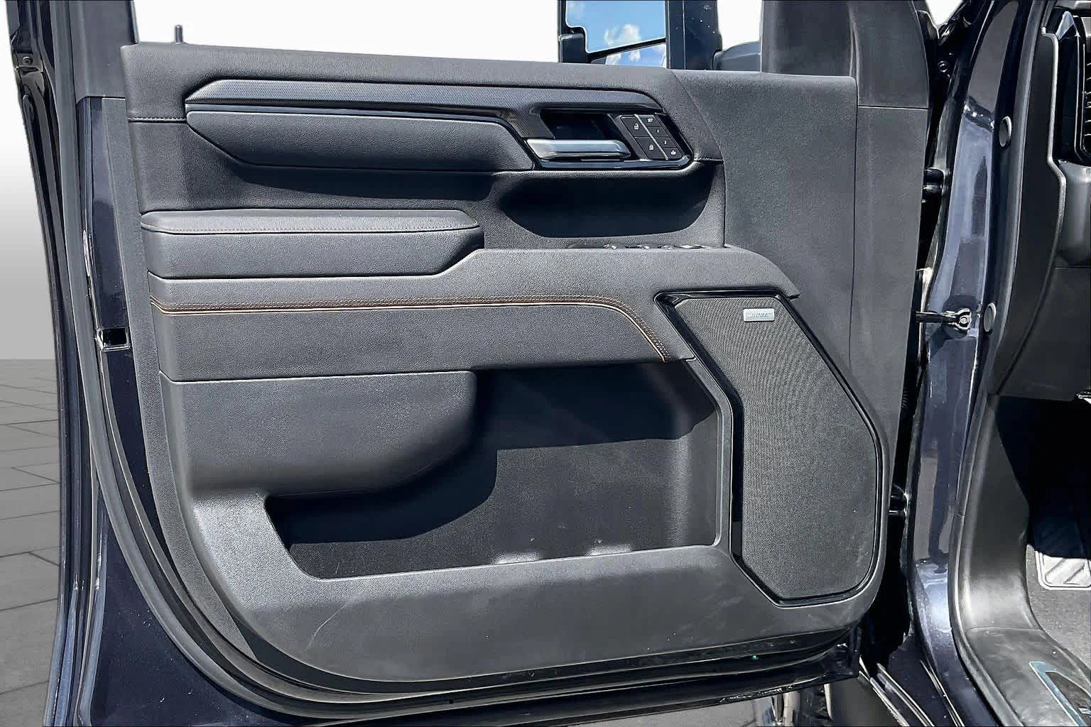 Used 2026 Titanium Rush Metallic GMC AT4 image 21