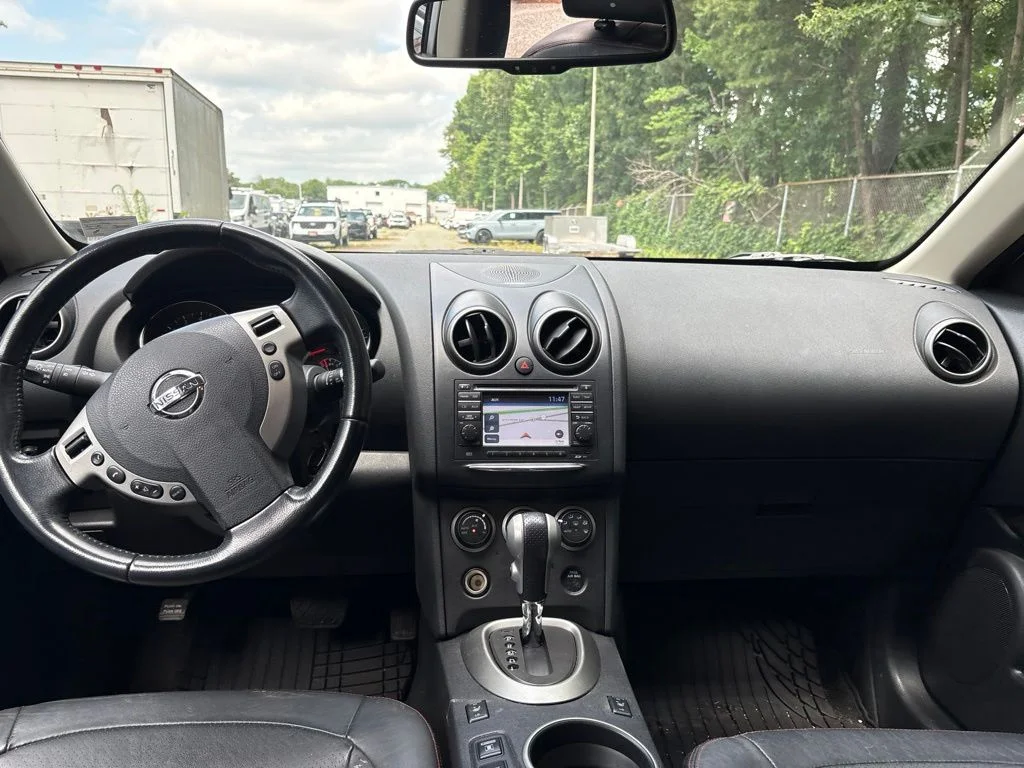 Used 2012 Silver Nissan SL image 10