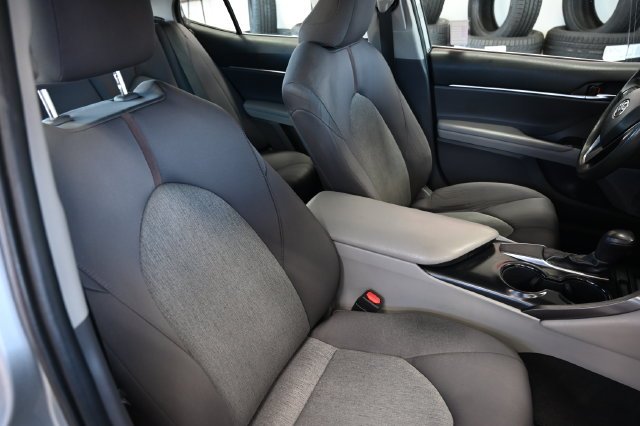 Used 2019 Silver Toyota LE image 9
