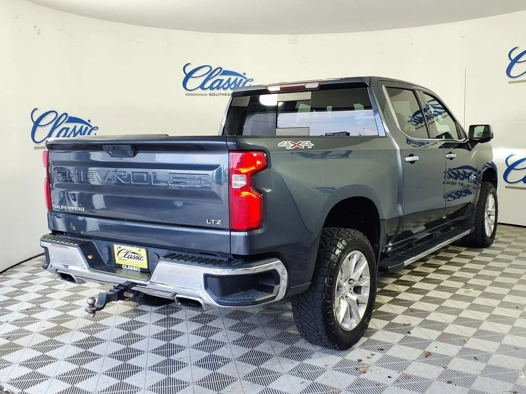 Used 2019 SHADOW GRAY METALLIC Chevrolet LTZ image 7