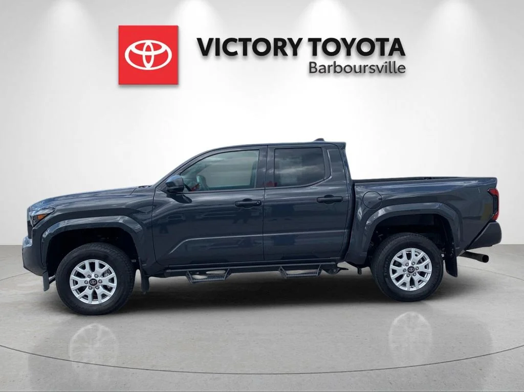 Used 2024  Toyota SR image 2