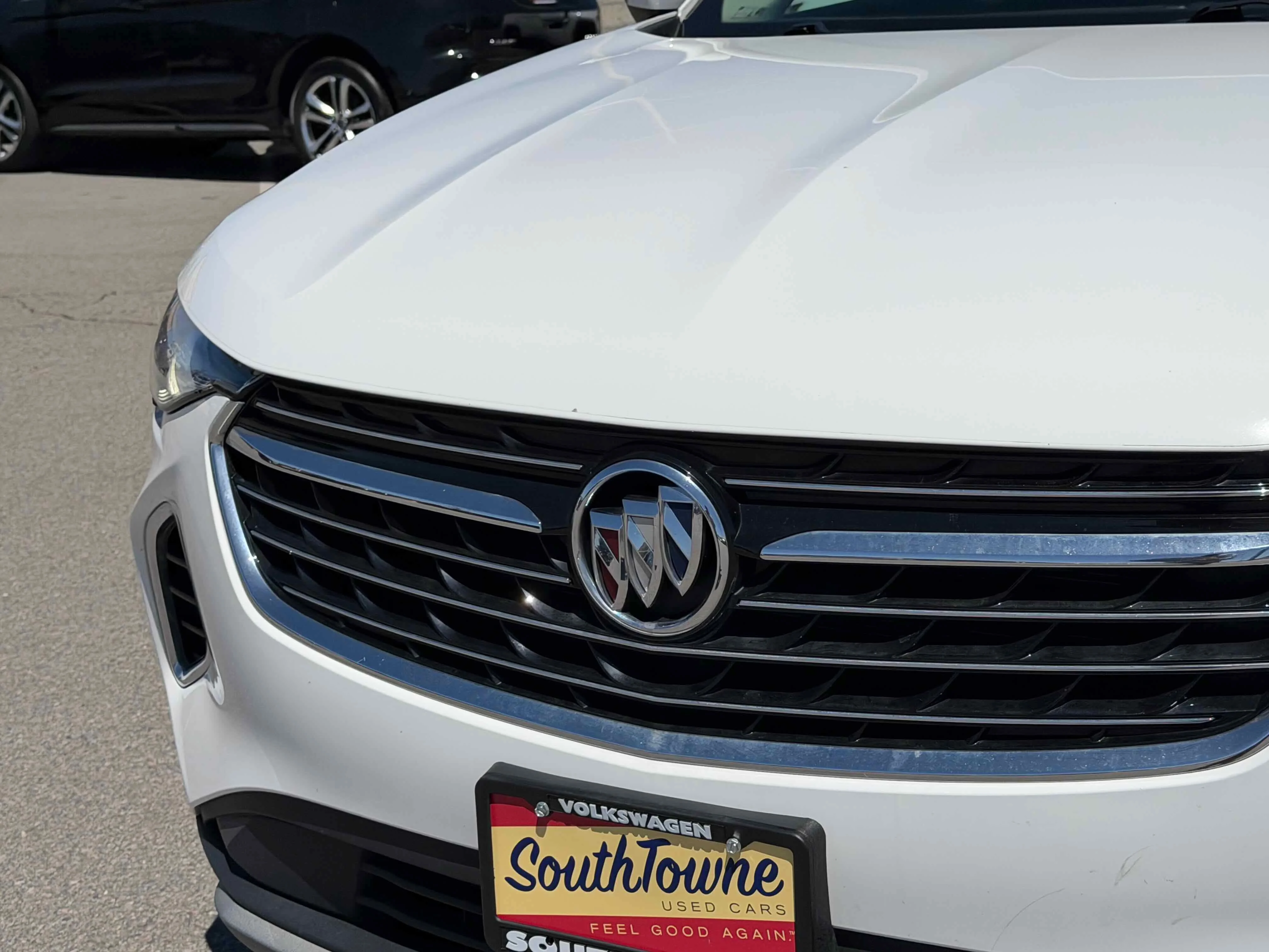Used 2022 Summit White Buick Preferred image 11