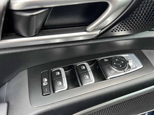 Used 2023 Black Kia S image 22