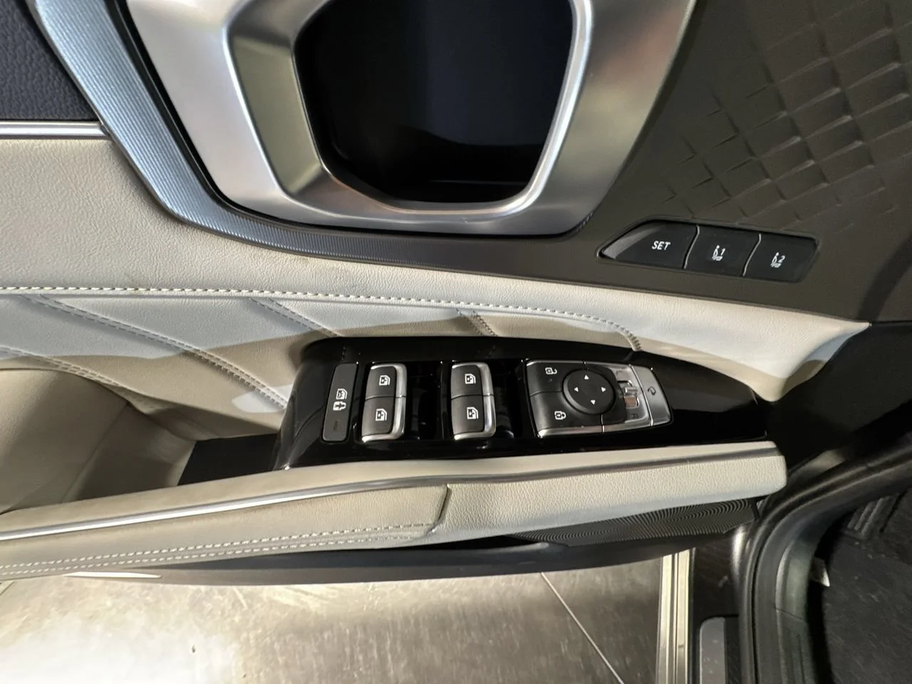 New 2026 Snow White Pearl Kia X-Line SX Prestige image 17
