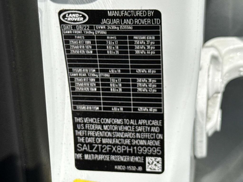 Used 2023 White Land Rover Dynamic image 30