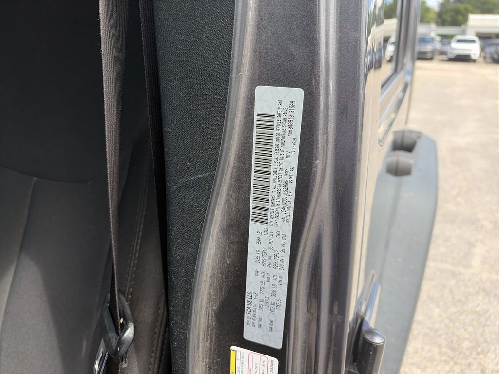 Used 2018 Gray Jeep Unlimited Sport image 33