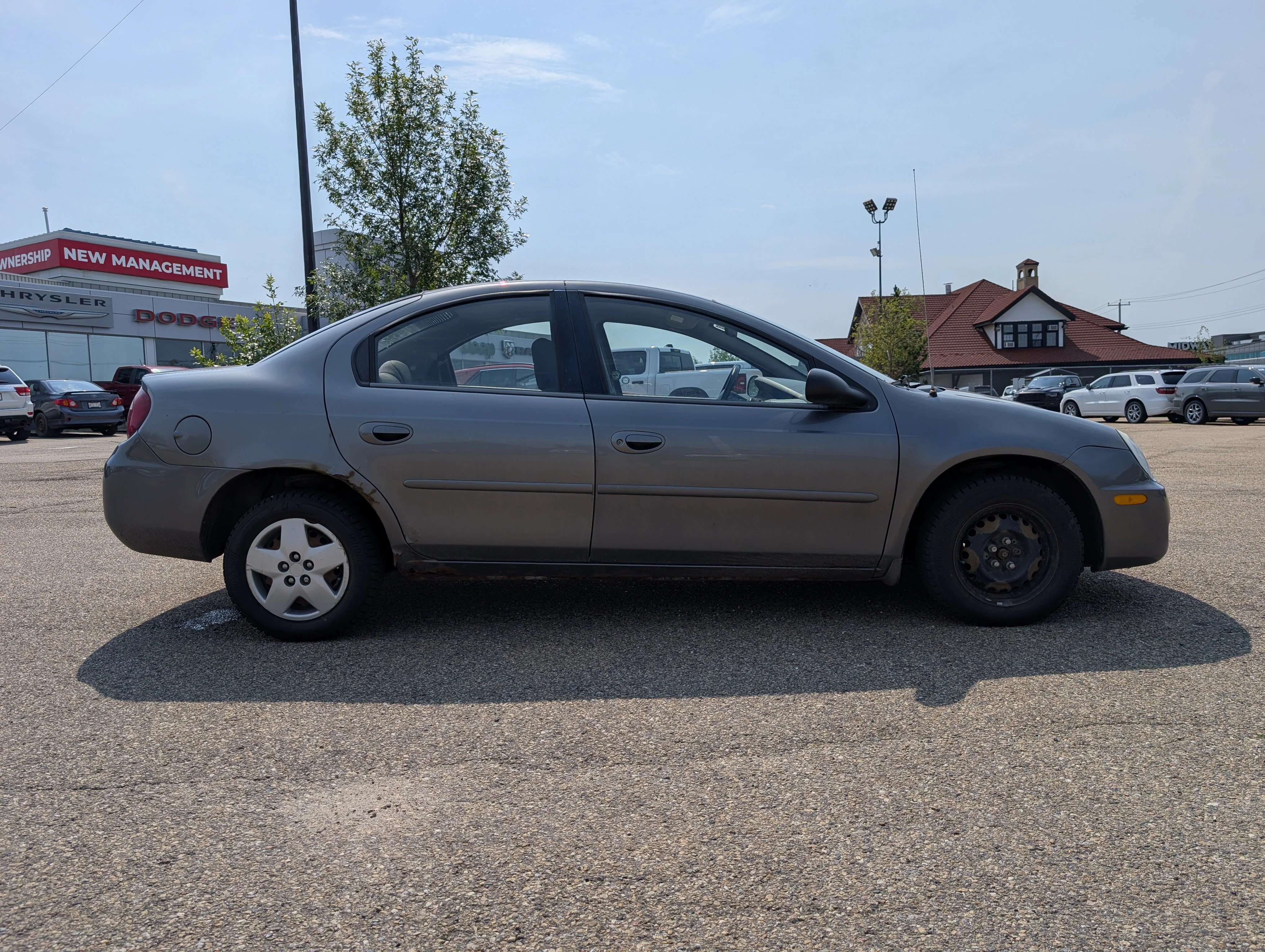 Used 2005 Mineral Gray Metallic Dodge Base image 7