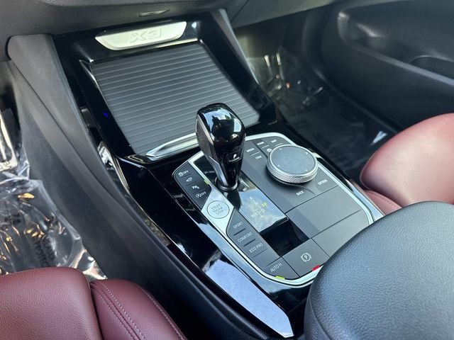 Used 2023 White BMW sDrive30i image 27