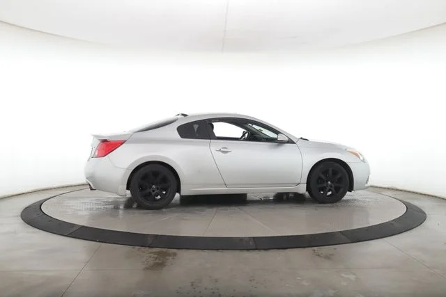 Used 2011 Silver Nissan 2.5 S image 6