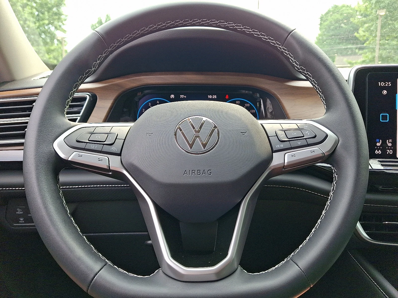 New 2026 Opal White Pearl Volkswagen 2.0T SE w/Technology image 15