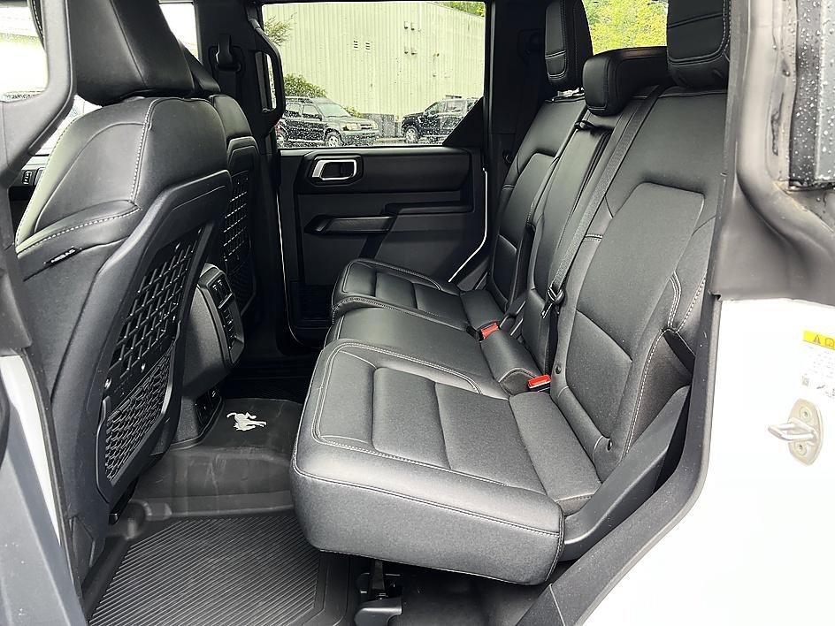 Used 2025 Oxford White Ford Badlands image 12